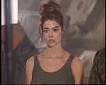 Denise Richards som Christmas Jones