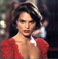 Talisa Soto som Lupe Lamora