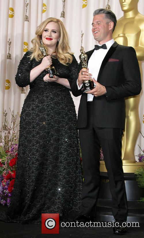 adele-paul-epworth-oscars-press-room_352